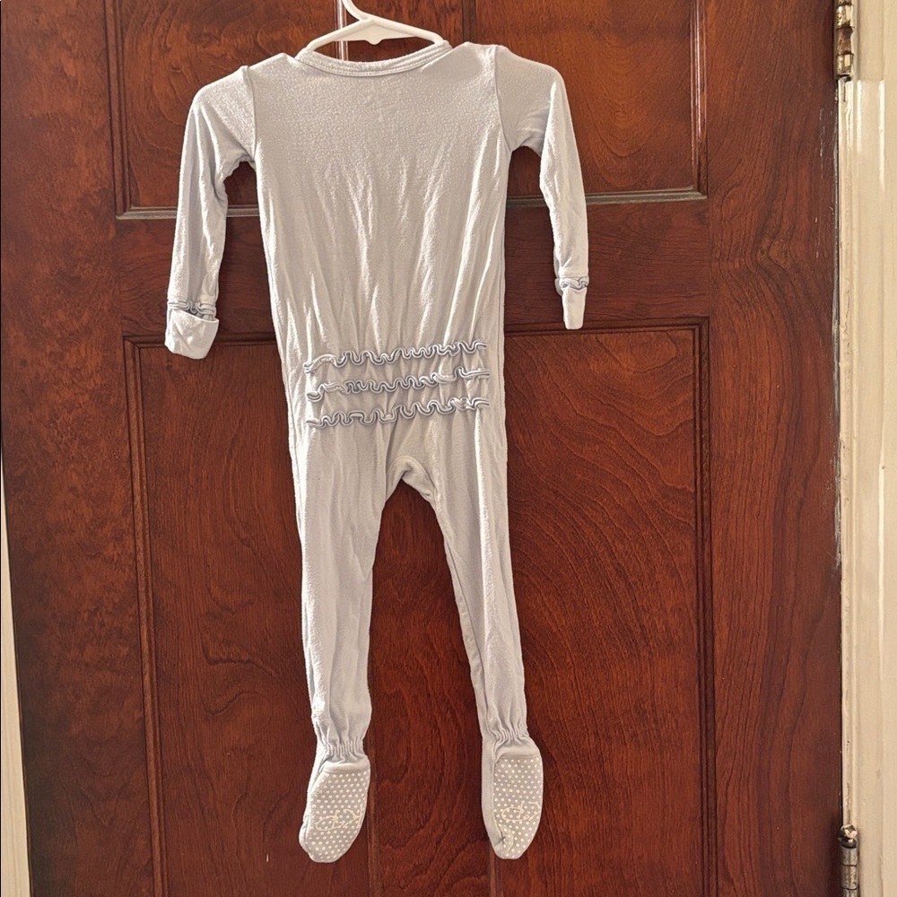 Kickee Pants 9-12mo Ruffled pale blue zip Footie in Soft Bamboo, Great Cndtn